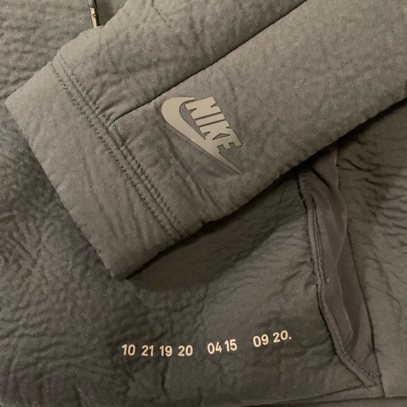 Nike tech pack cropped hoodie - Picture 3 of 5